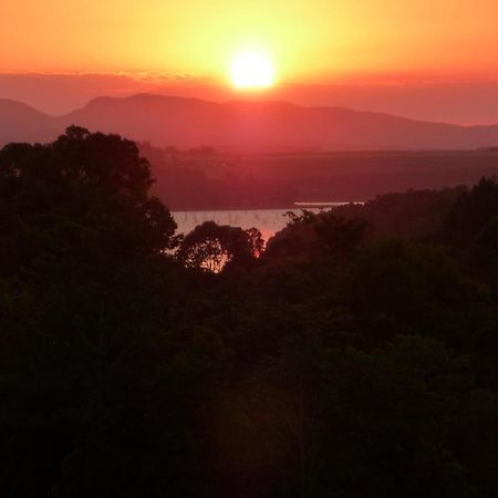 Tinaroo Sunset Retreat Bed & Breakfast Barrine Luaran gambar